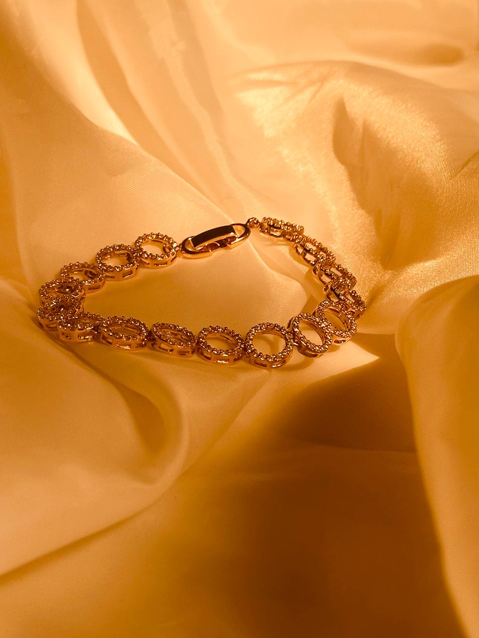 دستبند المپیکی نگین دار